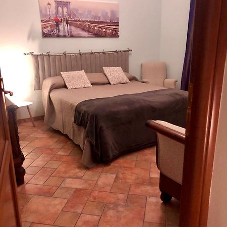 Camera Matrimoniale Privata Con Bagno Interno Верчелли Экстерьер фото